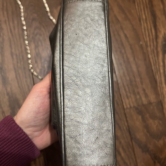 Chinese Laundry Metallic Silver Clutch - Picture 4 of 8